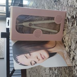 Remedy Lite mini travel Hair straightener